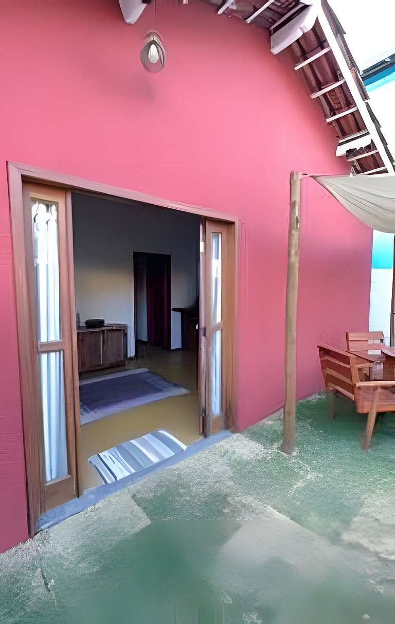 Casa Pequena no Centro  para 01 casal