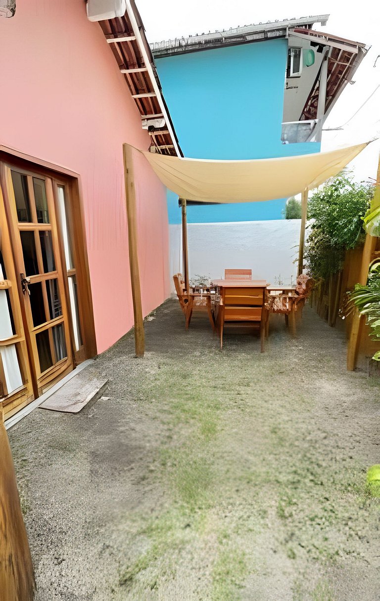 Casa Pequena no Centro  para 01 casal