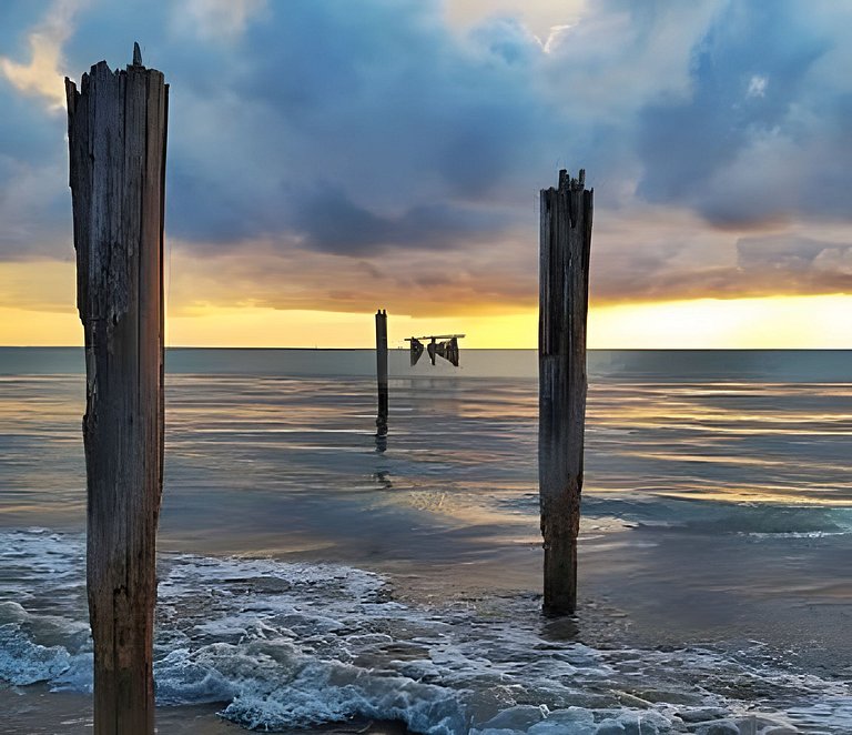 Casa na Praça + 2min da Praia | Ar e Churrasqueira