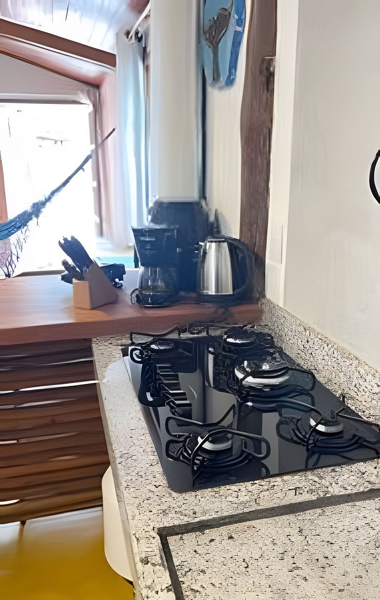 Casa na Praça + 2min da Praia | Ar e Churrasqueira