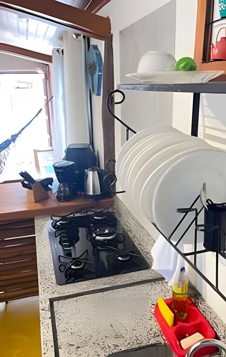 Casa na Praça + 2min da Praia | Ar e Churrasqueira
