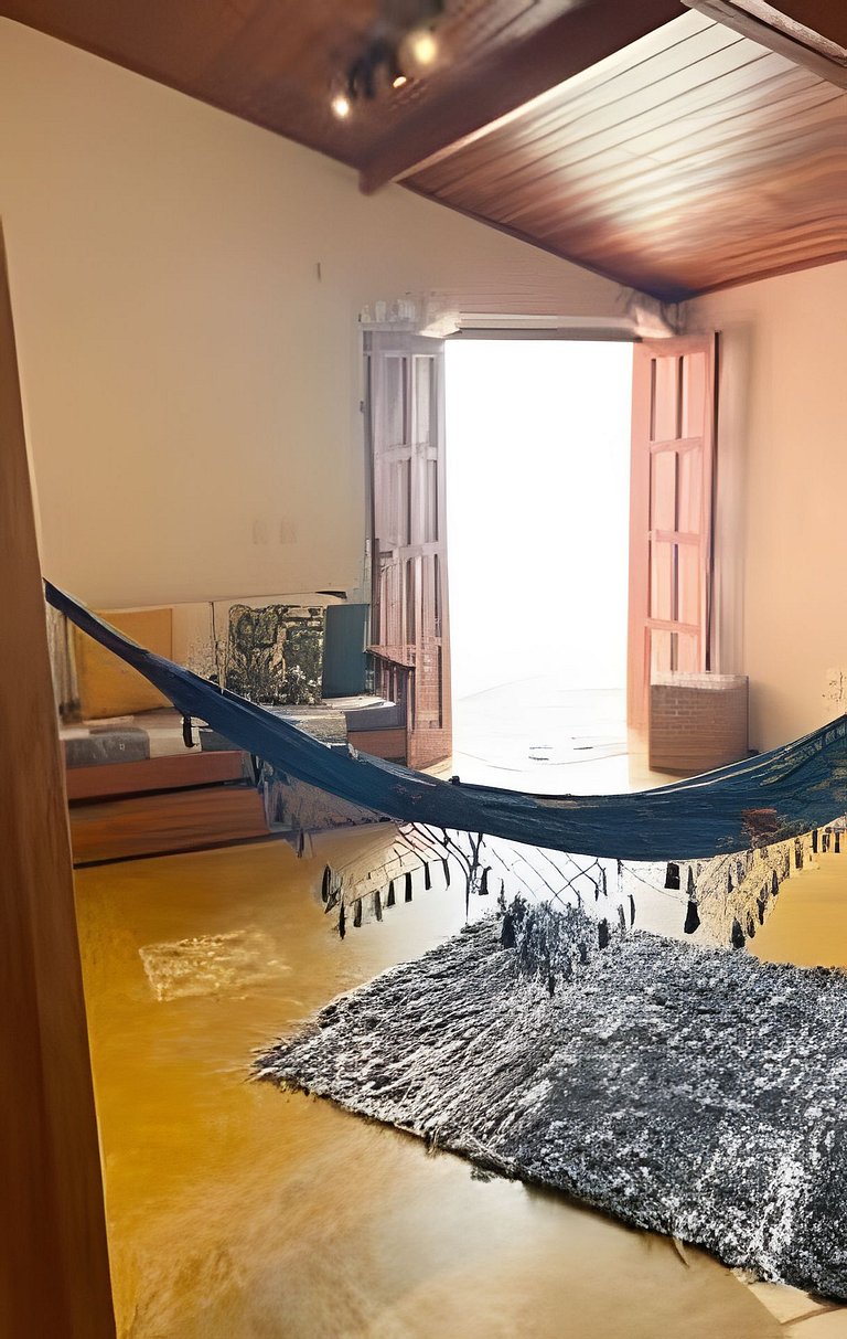 Casa na Praça + 2min da Praia | Ar e Churrasqueira