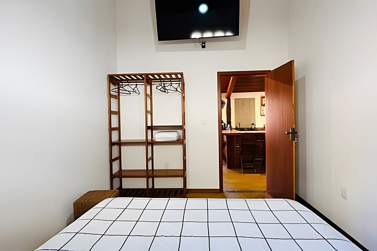 Casa na Praça + 2min da Praia | Ar e Churrasqueira