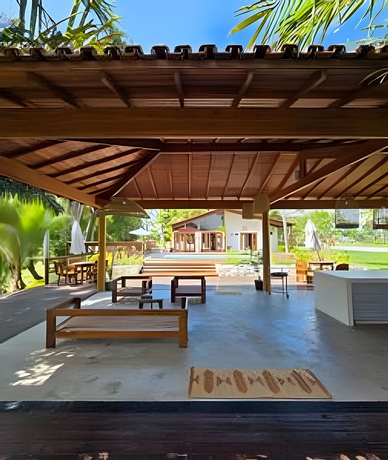Casa com piscina e jacuzzi em Cumuruxatiba!