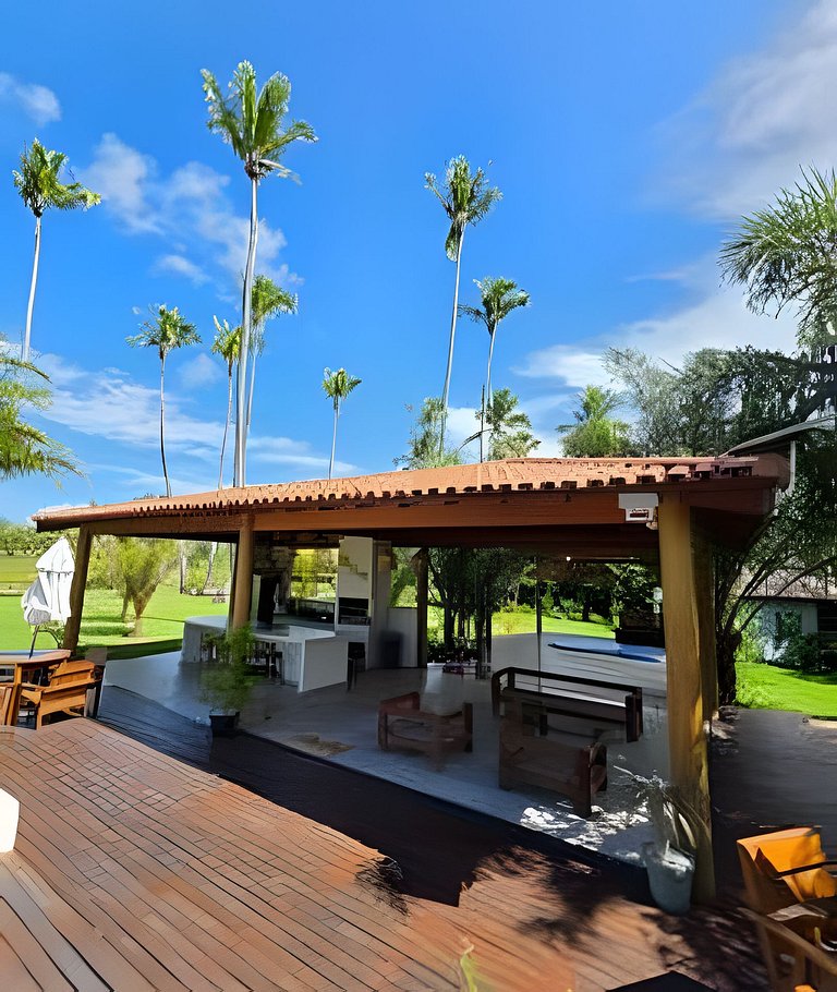 Casa com piscina e jacuzzi em Cumuruxatiba!