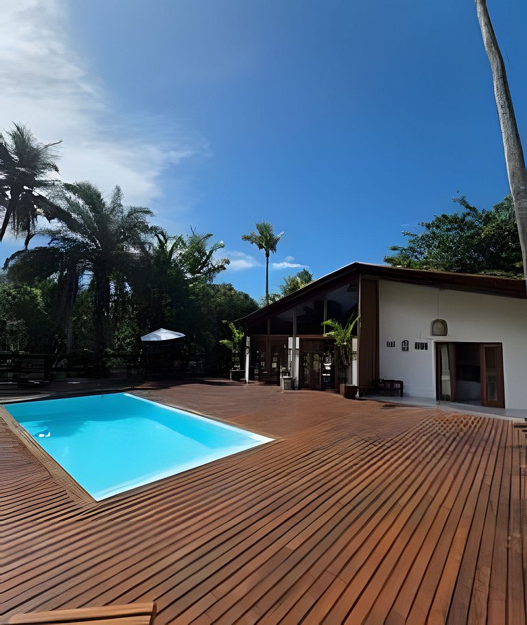 Casa com piscina e jacuzzi em Cumuruxatiba!