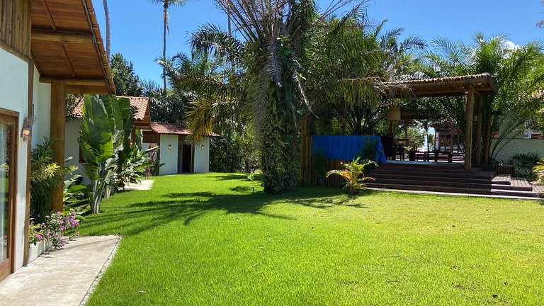 Casa com piscina e jacuzzi em Cumuruxatiba!