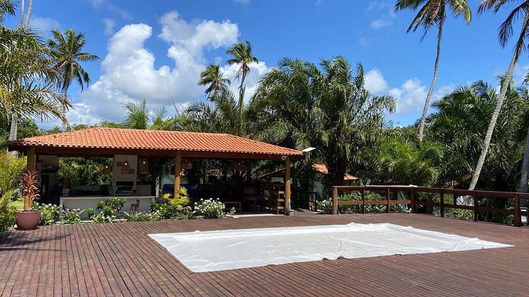 Casa com piscina e jacuzzi em Cumuruxatiba!