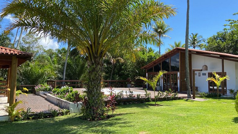 Casa com piscina e jacuzzi em Cumuruxatiba!