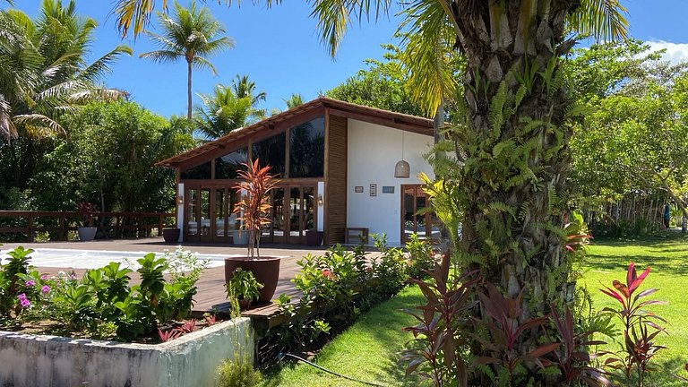 Casa com piscina e jacuzzi em Cumuruxatiba!